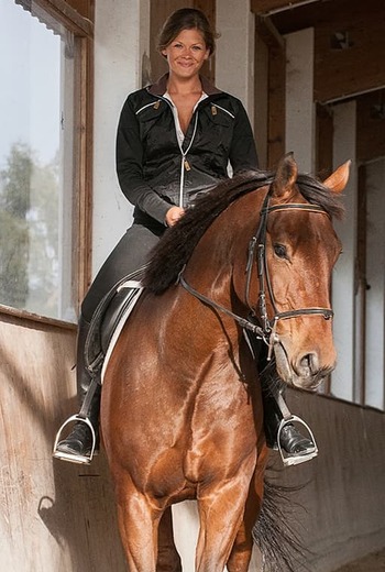 Laura Kuczwara – NHT